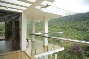 The White House, Silver Oaks Nature Retreat Villa in Kerala