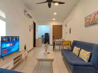 Near Airport|FreeParking|KAvenue|Family Room 6 Pax Apartment in Kota Kinabalu