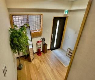 Kagayaki：格安！寝室は２部屋。最大７名宿泊可能！関西空港から直通で観光にも便利。 Vacation rental in Osaka