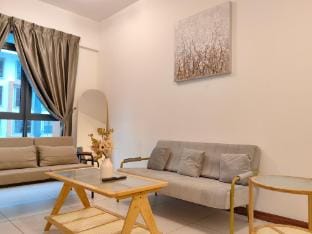 Near Airport|FreeParking|KAvenue|Family Room 5 Pax Apartment in Kota Kinabalu