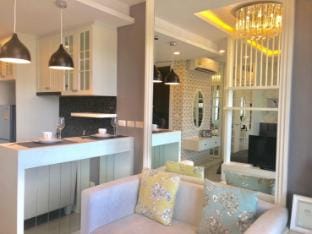 The Patio bangsaen miracle Sea Top floor  Apartment in Chon Buri Changwat
