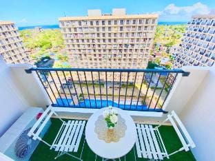 Cozy Condo near Airport, with Pool & Sea View Apartment in Lapu-Lapu City