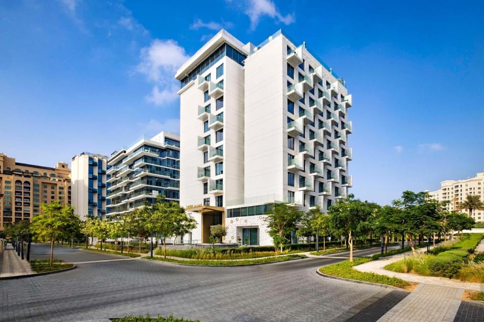 Tumbi West Palm Beach Hotel Dubai,Tapestry Collection Hilton Hotel in Dubai