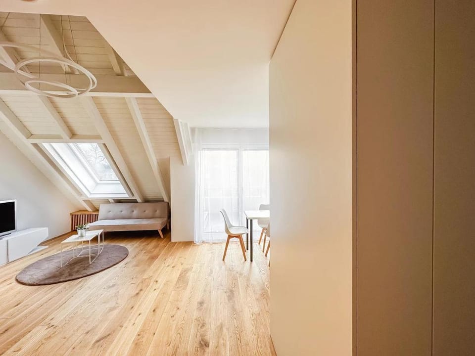 VK - Zurich Airport - Luxury - Homestay - H Kloten Vacation rental in Kloten