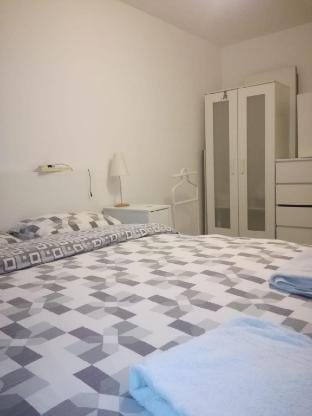 Spacious Flat near Victoria Station Apartment in London