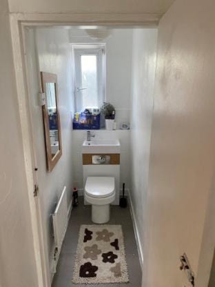 Spacious Flat near Victoria Station Apartment in London