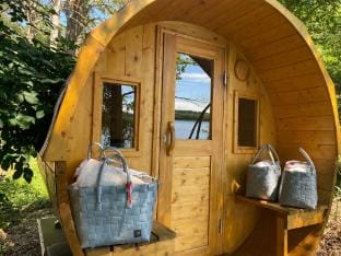 Ferienhauser im Naturresort Drewitz Vacation rental in Mecklenburgische Seenplatte