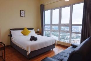 Cozy 1BR Suite at TriTower Steps to JB CIQ Vacation rental in Johor Bahru