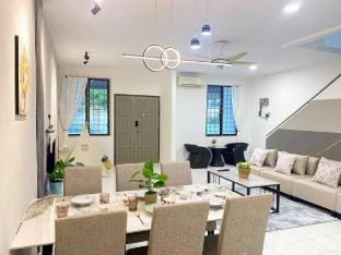 Cozy&Stylish 2StoreyHouse 9Pax@AlmaImpianRia Vacation rental in Penang