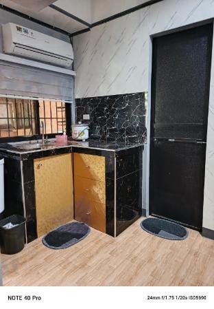 Jake's Backpackers Staycation-*FREE WIFI,SMART TV* Apartment in Calabarzon