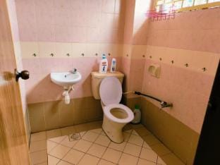 Indahpura Kulai 868 21pax 4BR double Story House Vacation rental in Johor