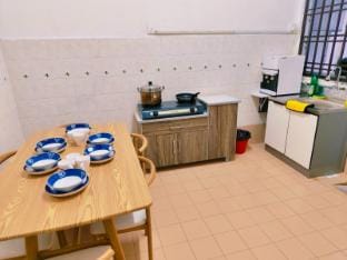 Indahpura Kulai 868 21pax 4BR double Story House Vacation rental in Johor
