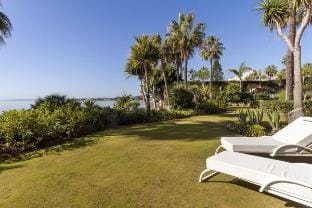 Frontline luxury ground floor apartment Apartment in Costa del Sol