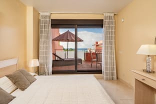 Beachside duplex penthouse, close to Estepona town Apartment in Costa del Sol