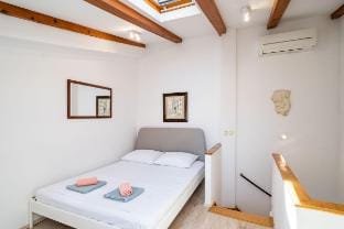 Lovely holiday house Othello next to the beach Vacation rental in Dubrovnik