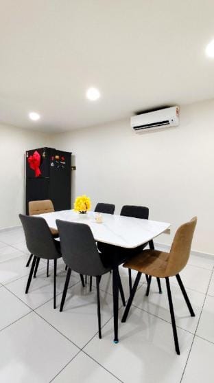 Home372[16pax][Karaoke][Pool Table][BBQ][WiFi] Vacation rental in Port Dickson
