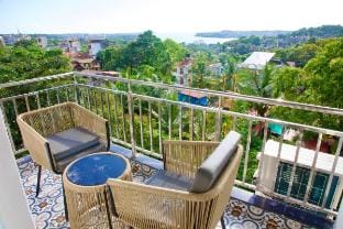 Sea View 3BHK Luxury Apt 10 Min From Candolim Vacation rental in Goa, India
