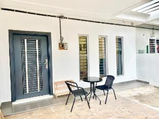 16Pax House Landed Setia Alam Mall SCCC Wi-Fi TV Vacation rental in Selangor, Malaysia