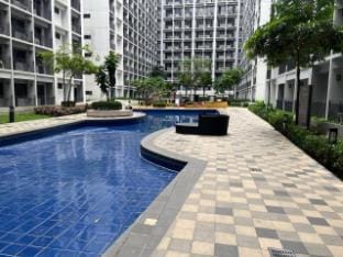 Shore 2 Family 2-Bed Balcony City View WiFi Netflix Near MOA 735 Apartment in Pasay