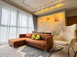 3BR High Floor x Infinity Pool l 5Min to Pg Bridge Apartment in George Town