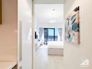 Luxury Living in Azizi Riviera | Cozy Balcony Vacation rental in Dubai