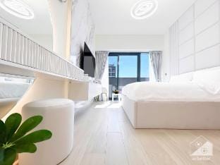 Luxury Living in Azizi Riviera | Cozy Balcony Vacation rental in Dubai