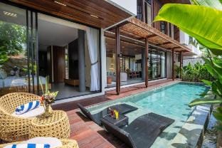 Oza Villa - 4 BR Central Berawa Villa in North Kuta