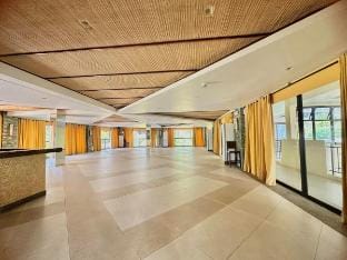 Studio unit with balcony and sea view, Verdon Parc Apartment in Davao City