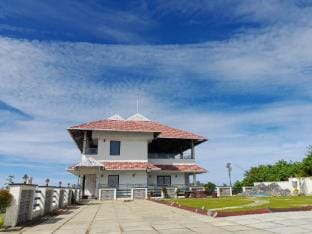 Luxury bungalow surrounded with tea plantation  Vacation rental in Kerala