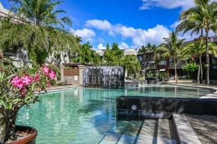 Coral Luxe Resort -  9 Pools Gym    BBQ Apartment in Cairns