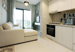 Brown Stone - Canal & City View Zada Apartment in Dubai
