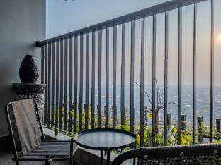 QMP-Eco-Deluxe Studio Landmark Apartment in Laos