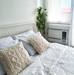 Evara Staycation Apartment in Paranaque