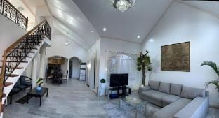 Tropical House Vacation rental in Las Pinas