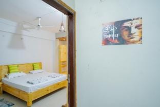 AKSH Shankara (Single room attached washroom) Vacation rental in Varanasi