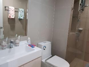 #0 1BR Free pool&gym+ fast WIFI /Airport Link Vacation rental in Bangkok