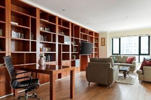 Stylish & Cozy 4BR Retreat with FREE Parking Vacation rental in Melbourne