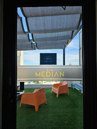 Thoughtful Stays @ The Median near IT Park Apartment in Lapu-Lapu City