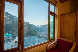 Entire Floor in Crystal Mountain Jibhi - Quad Room Vacation rental in Himachal Pradesh