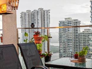 Danga Bay JB，HighFloor Beachfront Condo with 65"TV Vacation rental in Johor Bahru