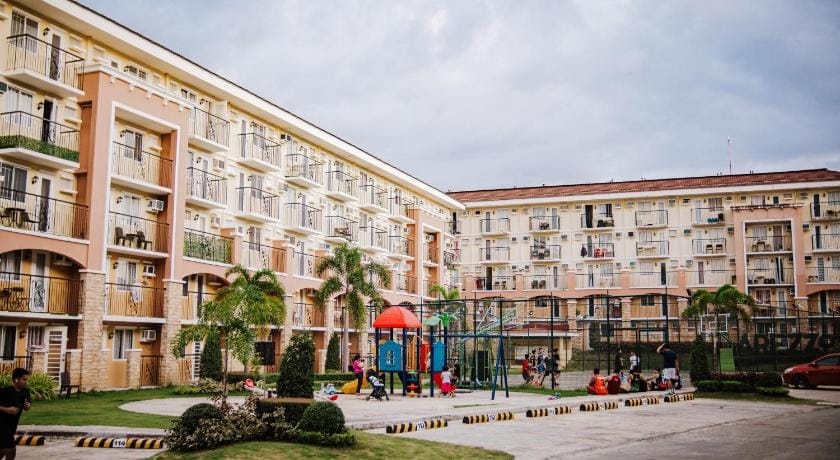 Extra TV@Bedroomw/Netflix & Disney+ | Grind&Unwind Apartment in Davao City