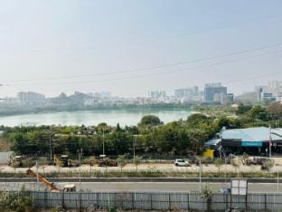Luxury lake view home stay at near AIG hospitals Vacation rental in Hyderabad