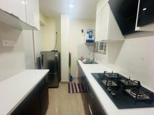 Luxury lake view home stay at near AIG hospitals Vacation rental in Hyderabad