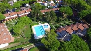 Beautiful flat with terrace and view on the garden Apartment in Bibione