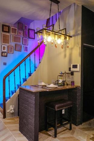 The Velvet Retreat/Duplex/Bathtub/ Romance date Apartment in Laos