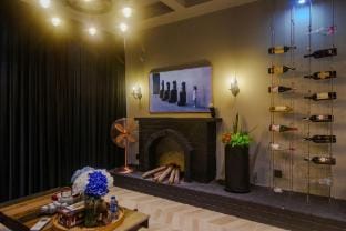 The Velvet Retreat/Duplex/Bathtub/ Romance date Apartment in Laos