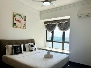 R&F 3R2B with Seaview By Han Lin Homestay Vacation rental in Johor Bahru
