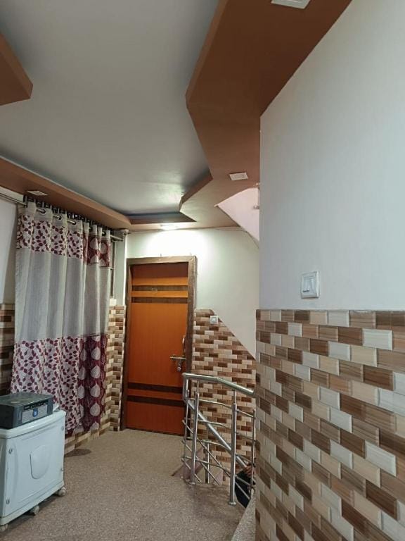 Goroomgo H.M International Nai Sarak Walkable from Gadowalia Varanasi Hotel in Varanasi