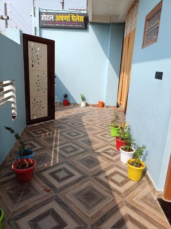 Goroomgo Aprana palace Near Ram Mandir Ayodhya Hotel in Uttar Pradesh