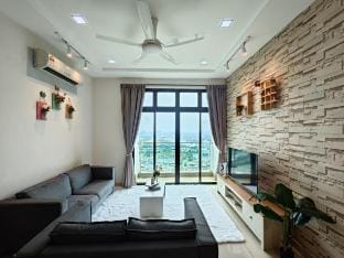 Kempas Dsummit, Tranquil Oasis by Antlerzone Vacation rental in Johor Bahru